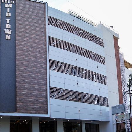 Hotel Midtown Vadodara Exterior photo